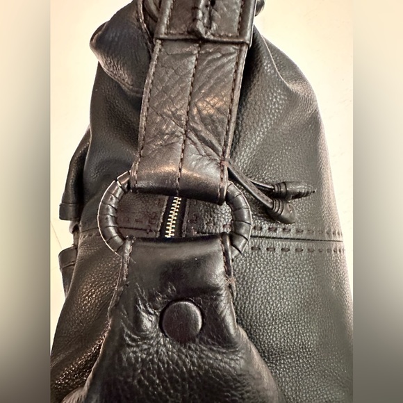 COLE HAAN! CLEARANCE SALE!!!! Cole Haan!!!  Black leather hobo bag large - Picture 6 of 13
